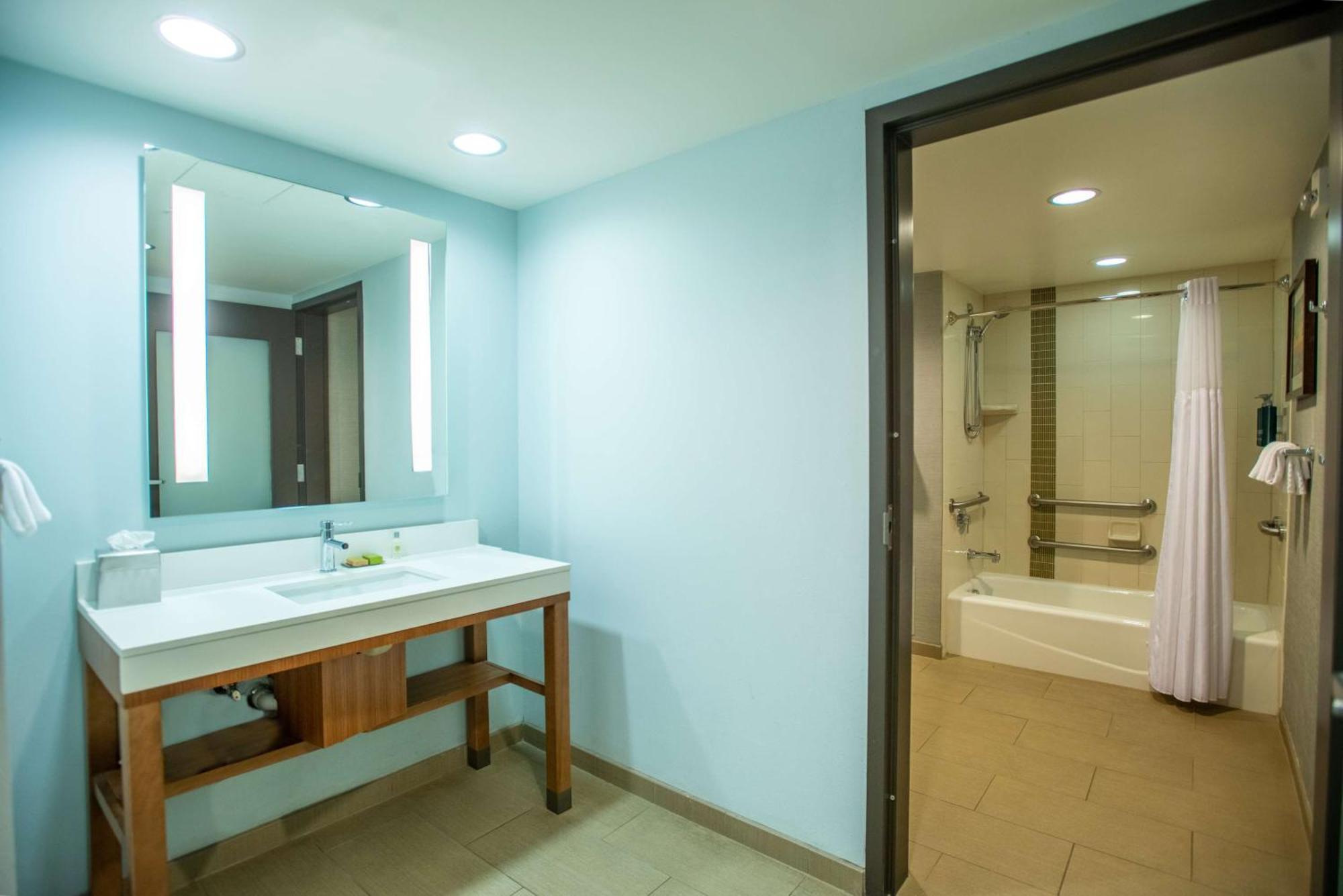 Doubletree By Hilton Asheville Downtown Екстериор снимка