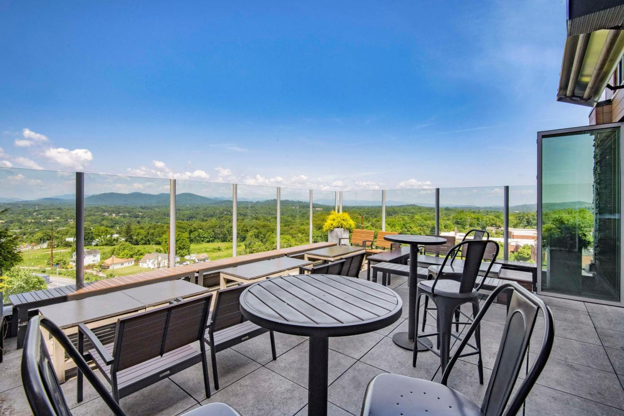 Doubletree By Hilton Asheville Downtown Екстериор снимка