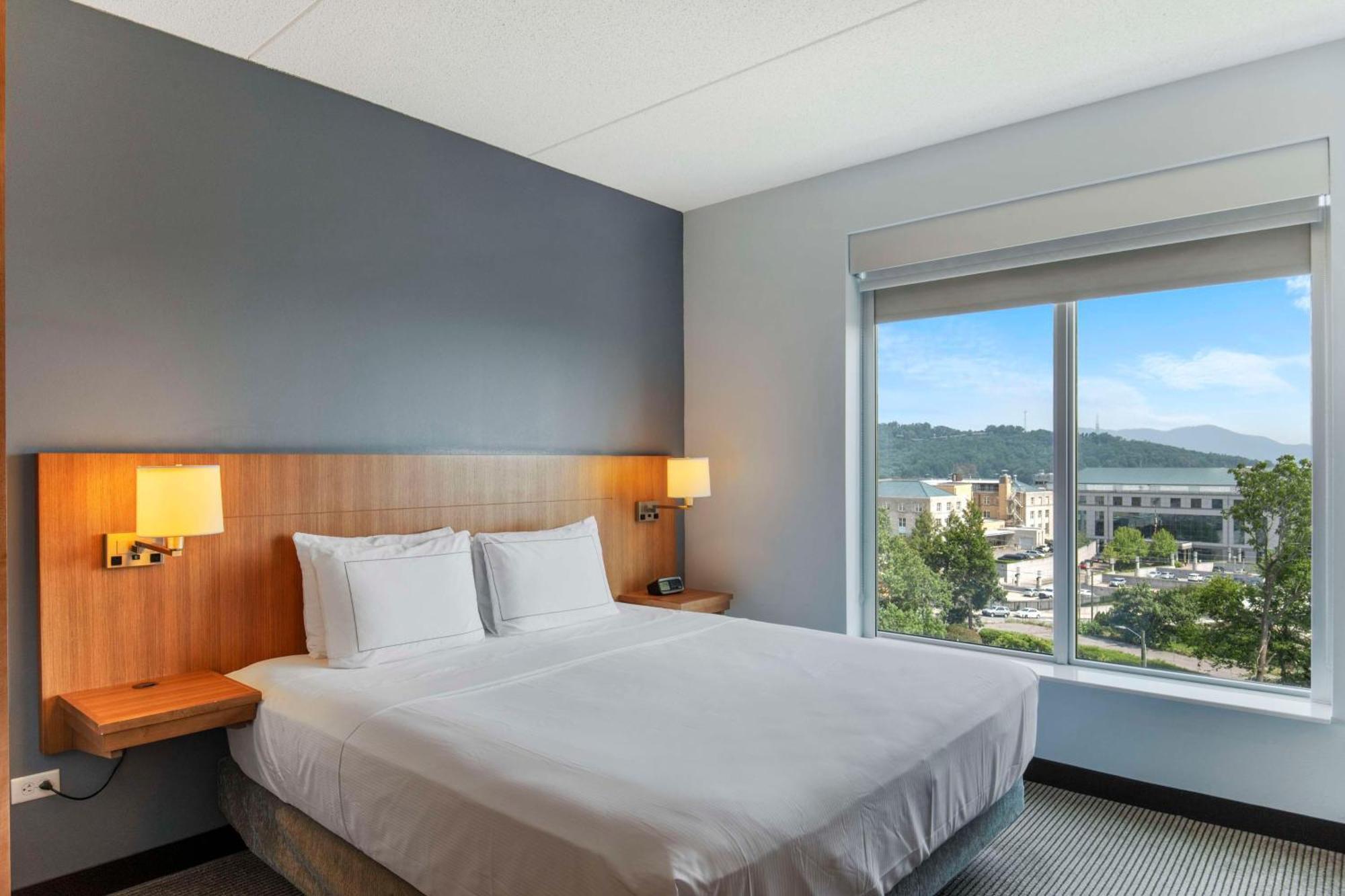Doubletree By Hilton Asheville Downtown Екстериор снимка
