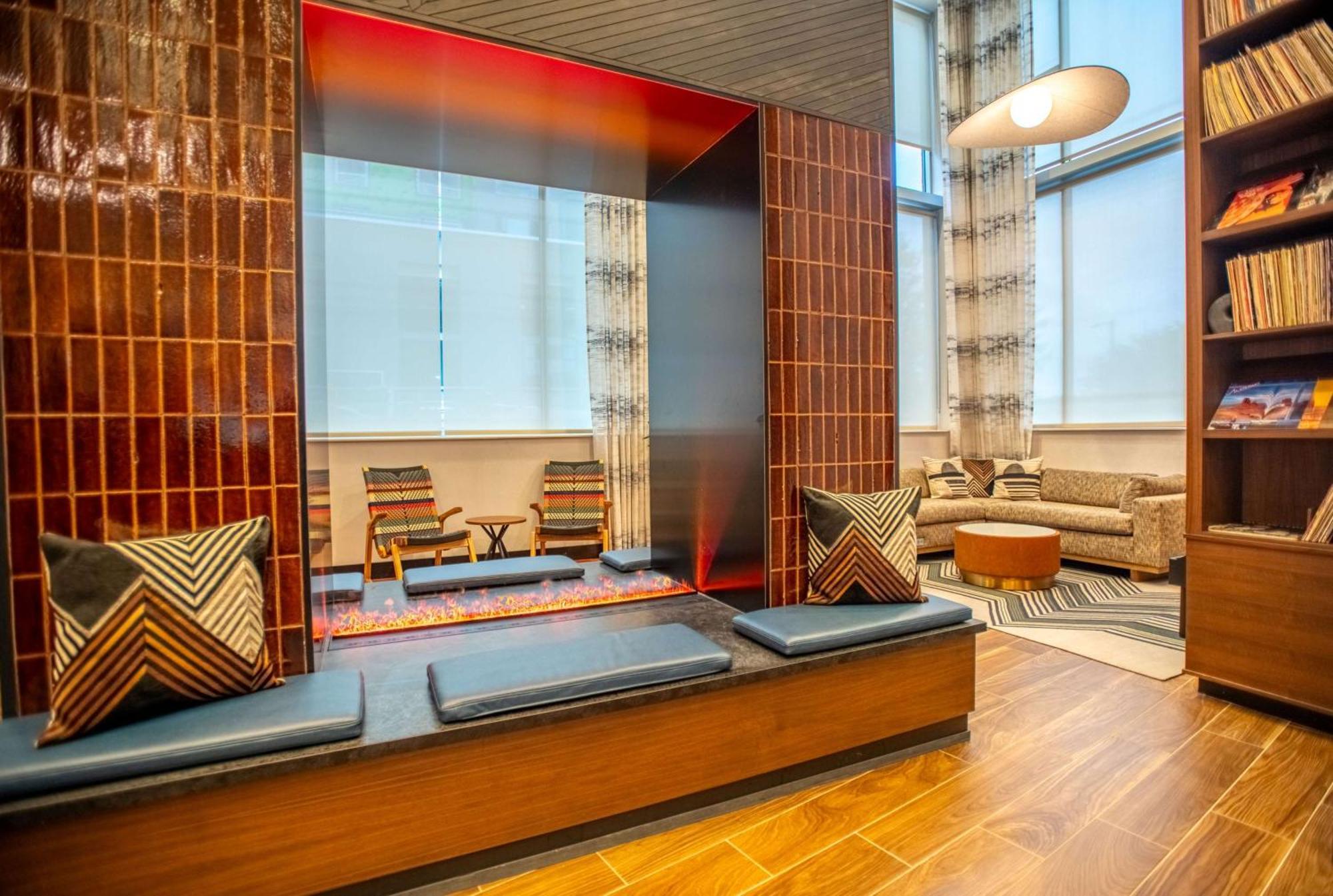Doubletree By Hilton Asheville Downtown Екстериор снимка